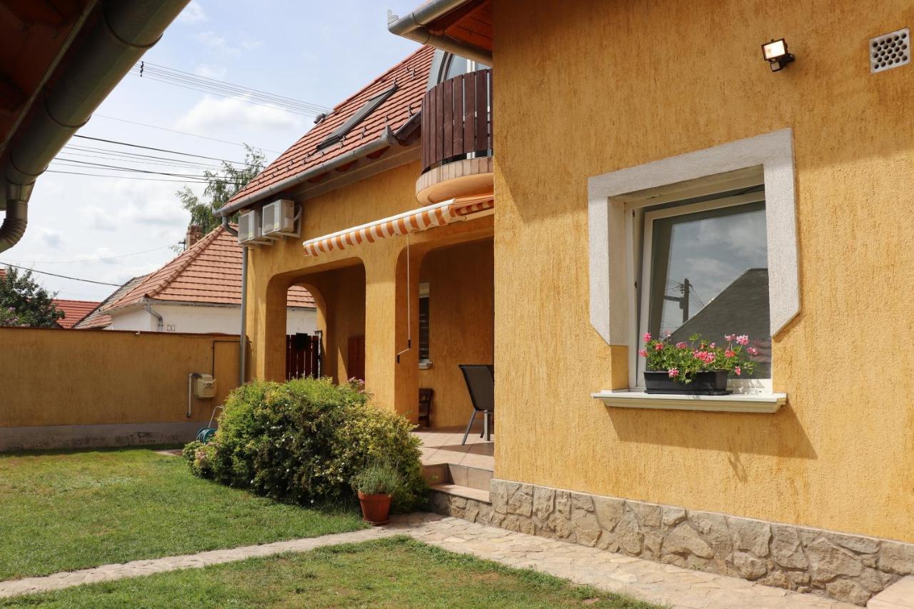 B6 Apartman Veszprém Esterno foto